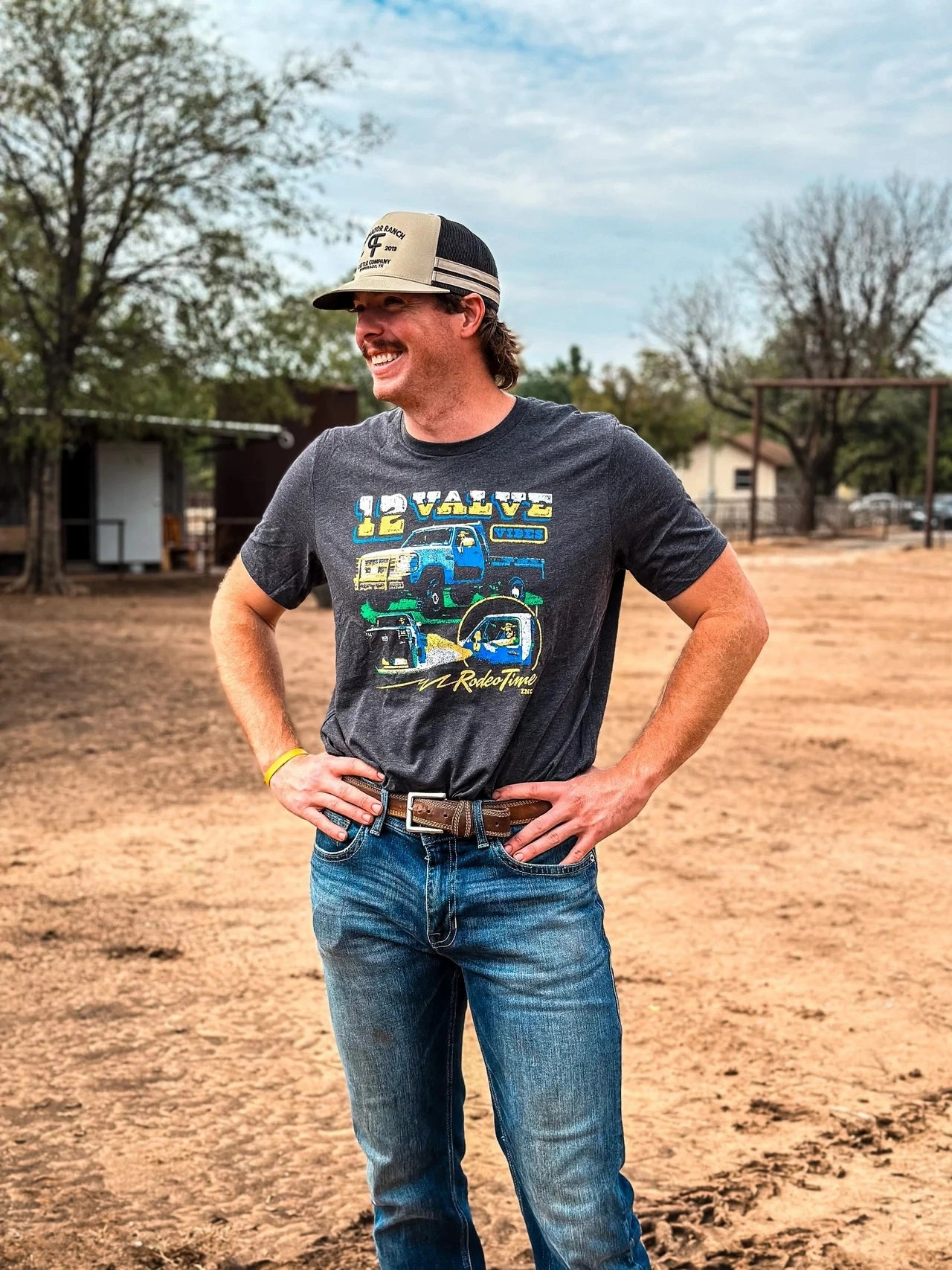 'Dale Brisby' Men's 12 Valves Vibes Tee - Black Top Graphic T Shirts