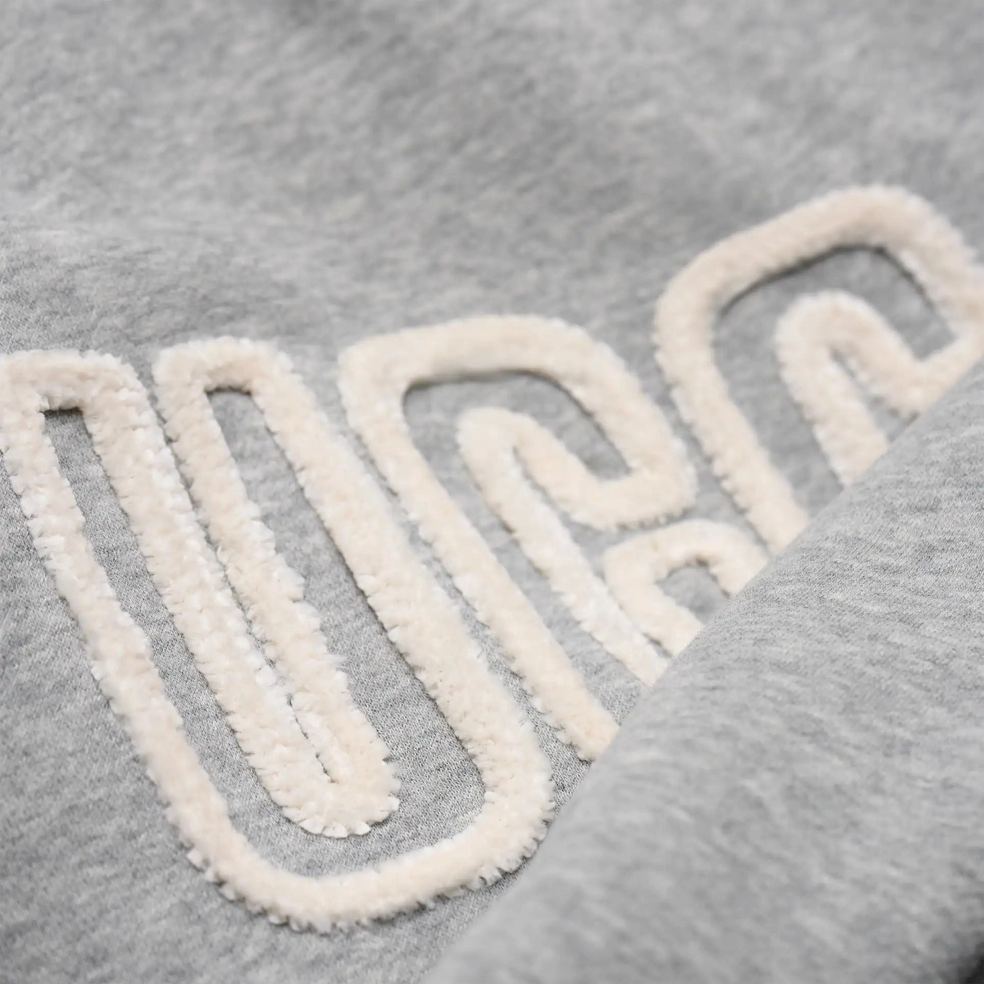 Ugg Wm Logo Crewneck Sweatshirts Merch