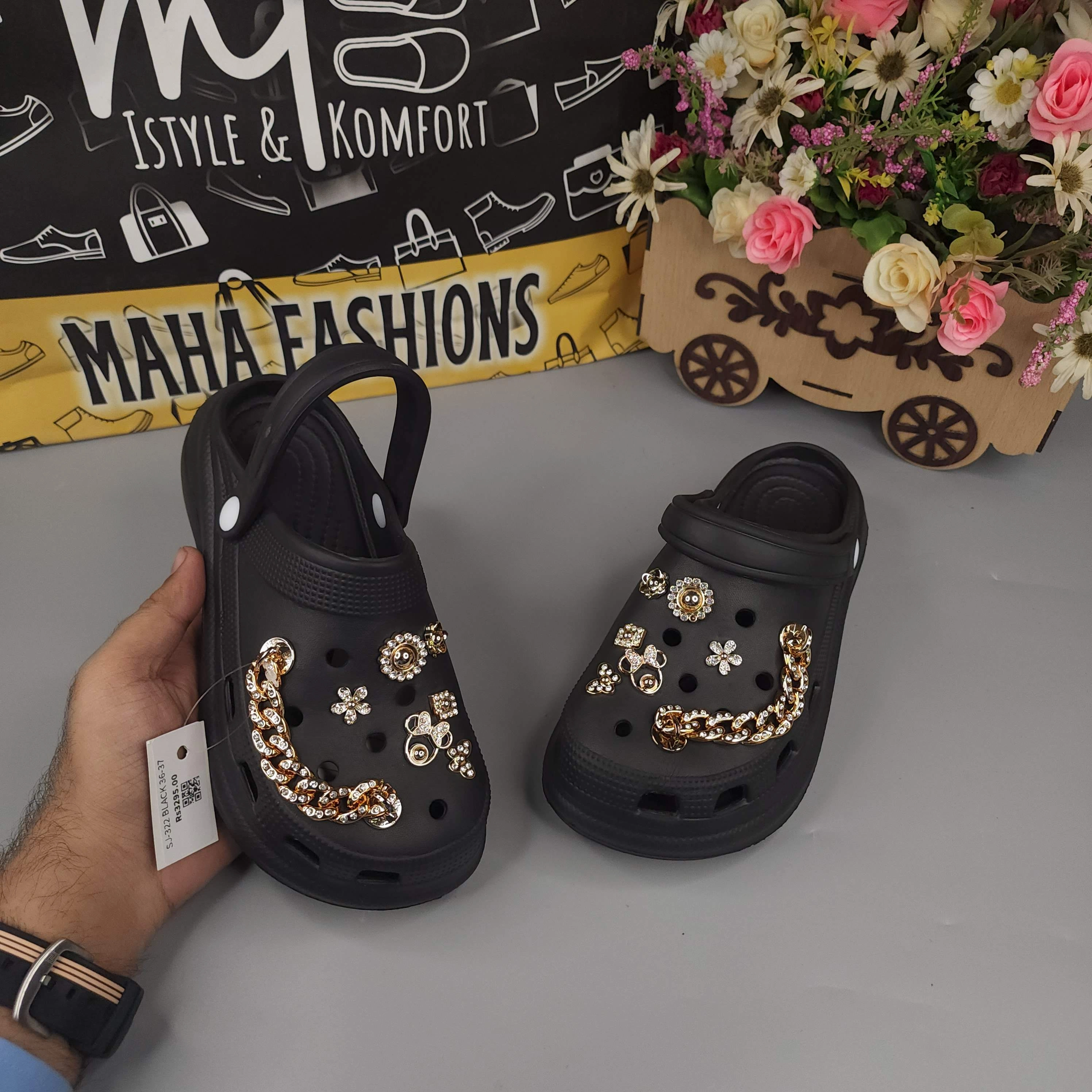 Black Casual Slipper Sandals Sandals Hotels Locations