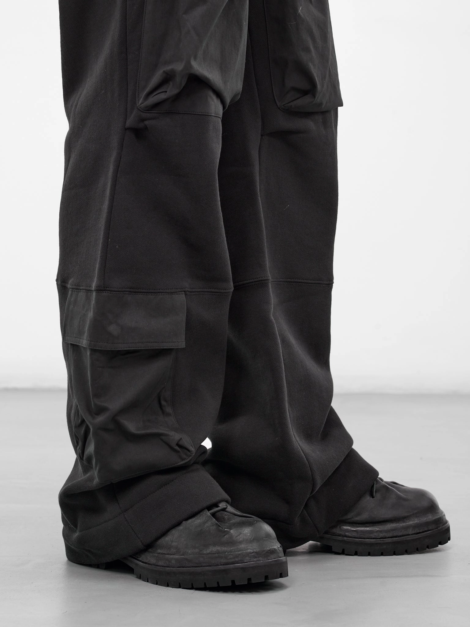 Relaxed Cargo Pants Black Wide Leg Utility Sweatpants (ES2341-SOOT)