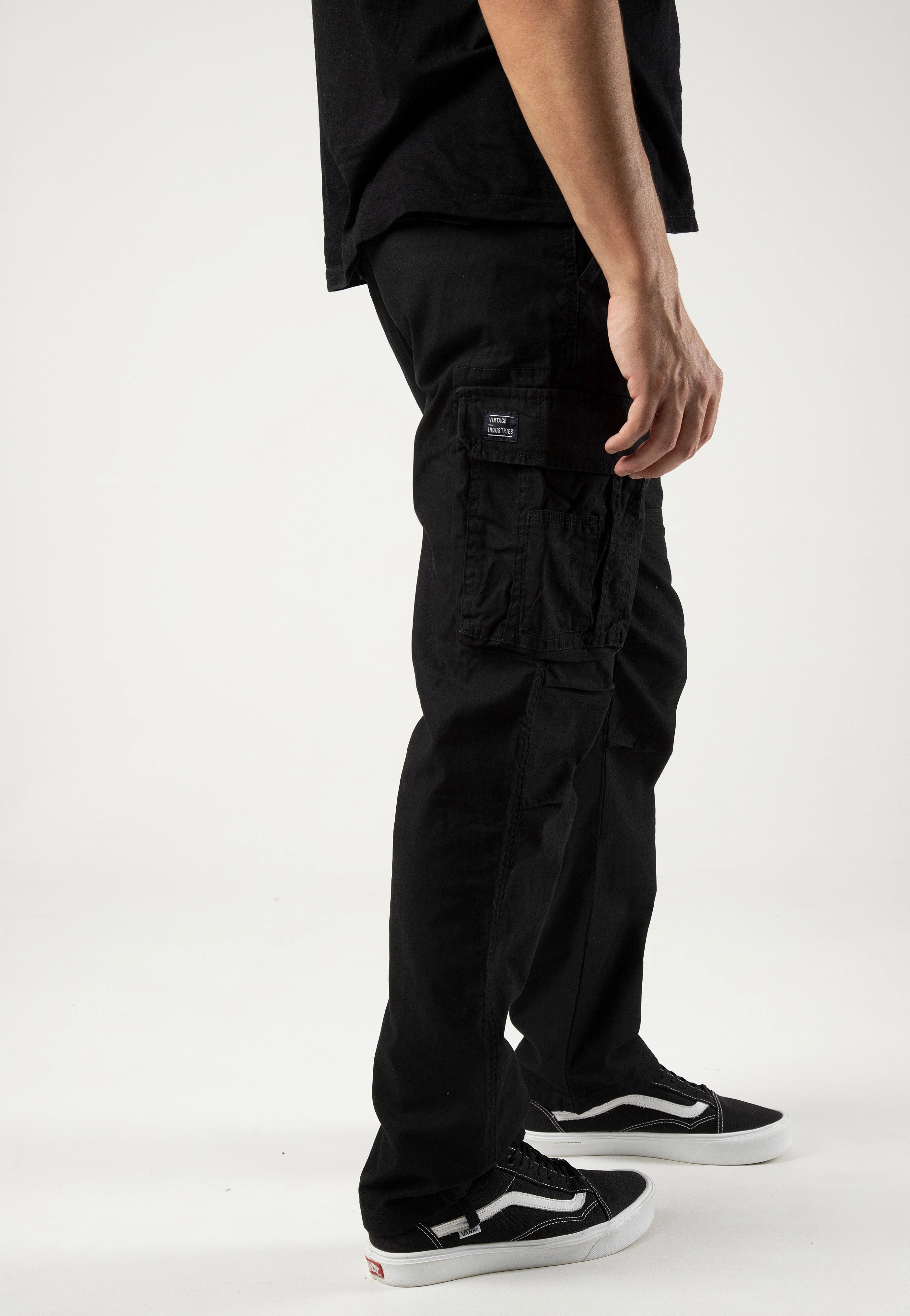 Vintage Industries - Reef Black - Pants Cargo Pants With Rips
