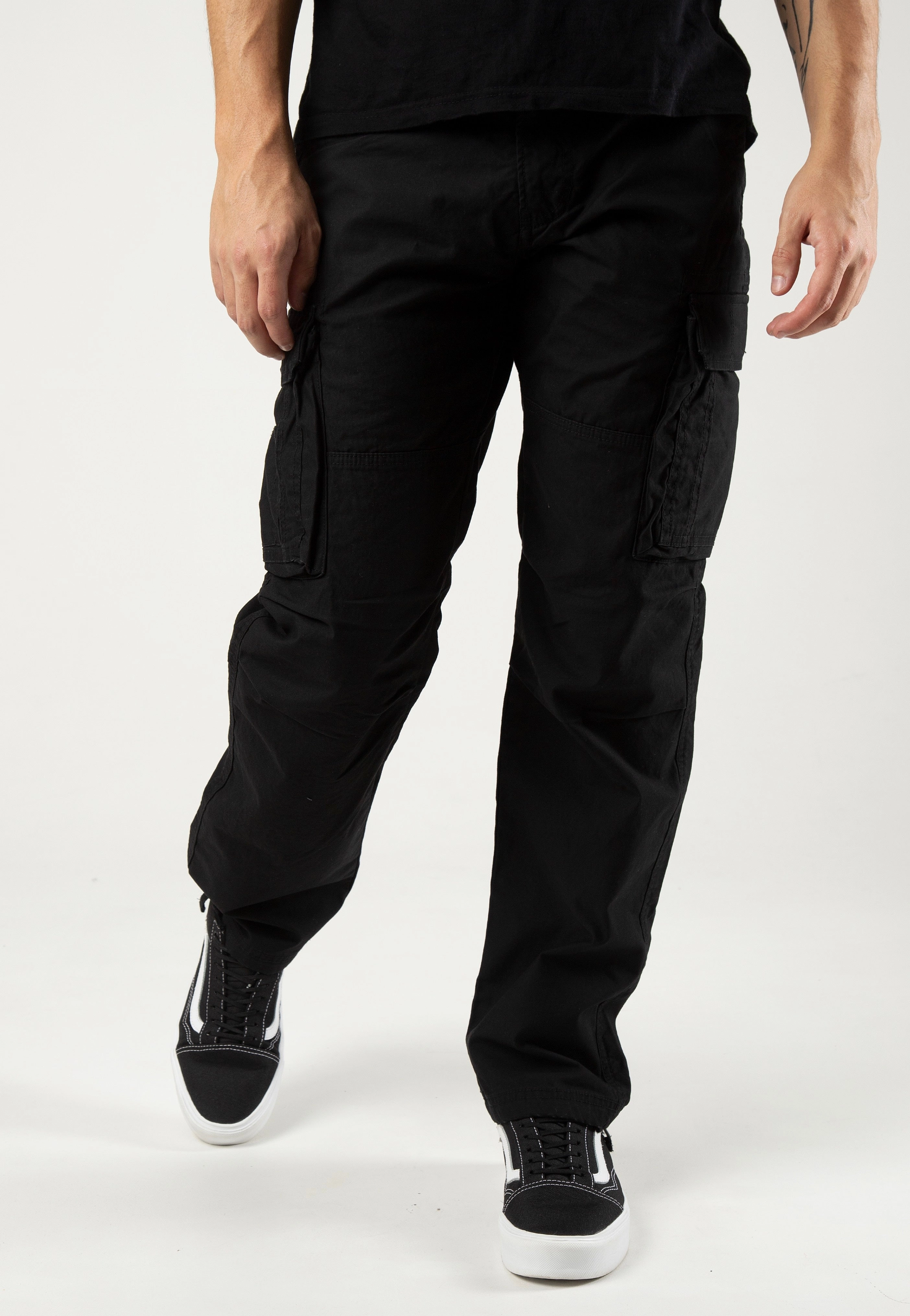 Vintage Industries - Reef Black - Pants Low Rise Cargo Pants Outfit
