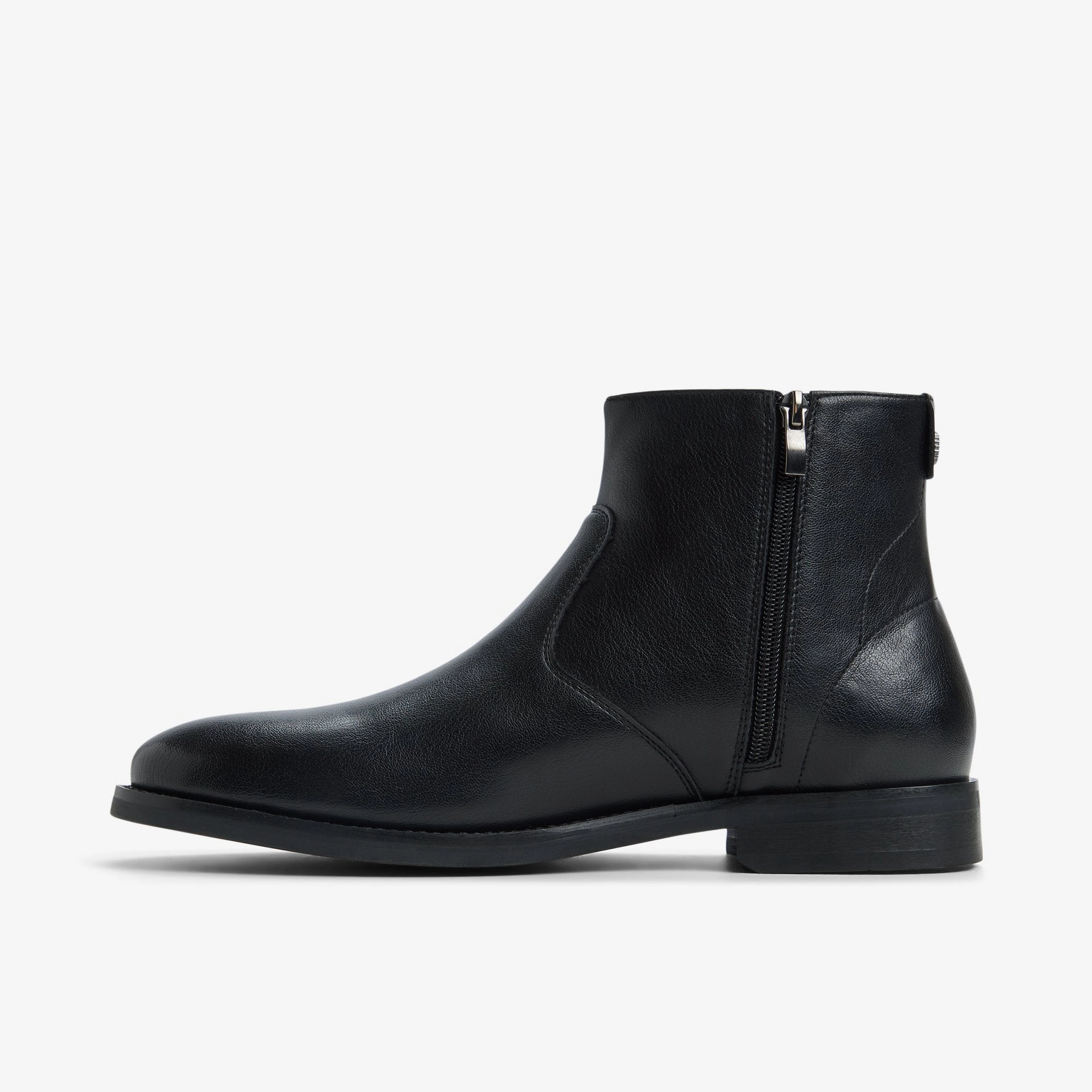 Refined Slim Fit Chelsea Boots Hunter Burnette