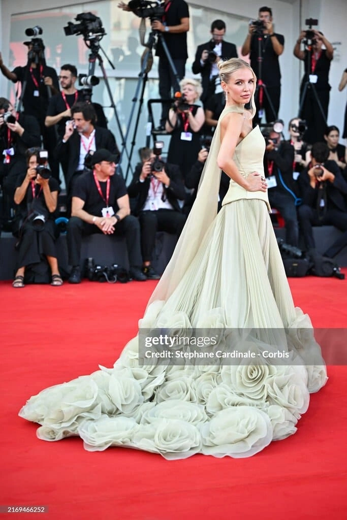 Bride Second Dress Dreamy pistachio set with 3D organza flowers