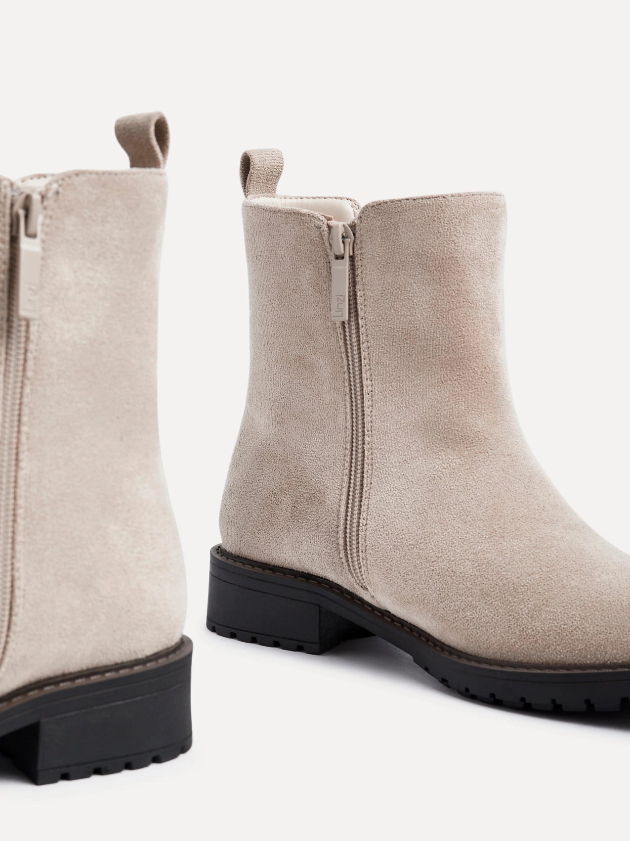 High Ankle Chelsea Boots HOLLAND