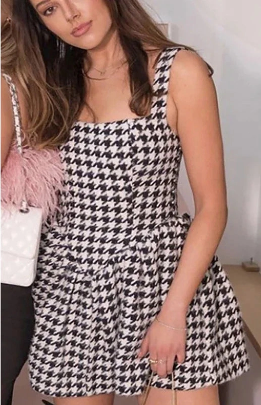 Embellished Strapless Mini Dress Feminine A-line Mini Dress with Square Neckline and Backless Detail