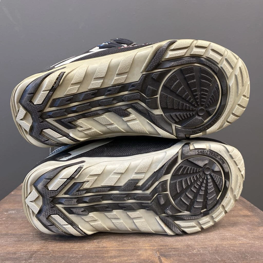 Mole - Youth Snowboard Boots Lace: Black White -children-5.5Y The North Face Shellista V Mid Wp Snow Boot