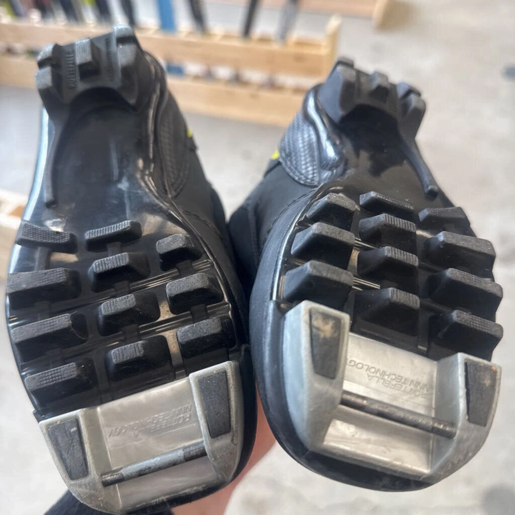 Fischer - Kids XJ-Sprint NNN XC Ski Boots - MSRP $119: Black Yellow -children-32 Cowgirl Snow Boots