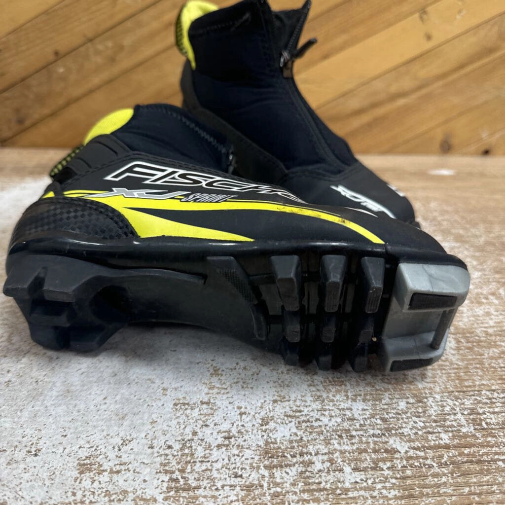 Fischer- XJ Sprint Jr NNN - MSRP $119 : black yellow -children-31 Meindl Snow Boots