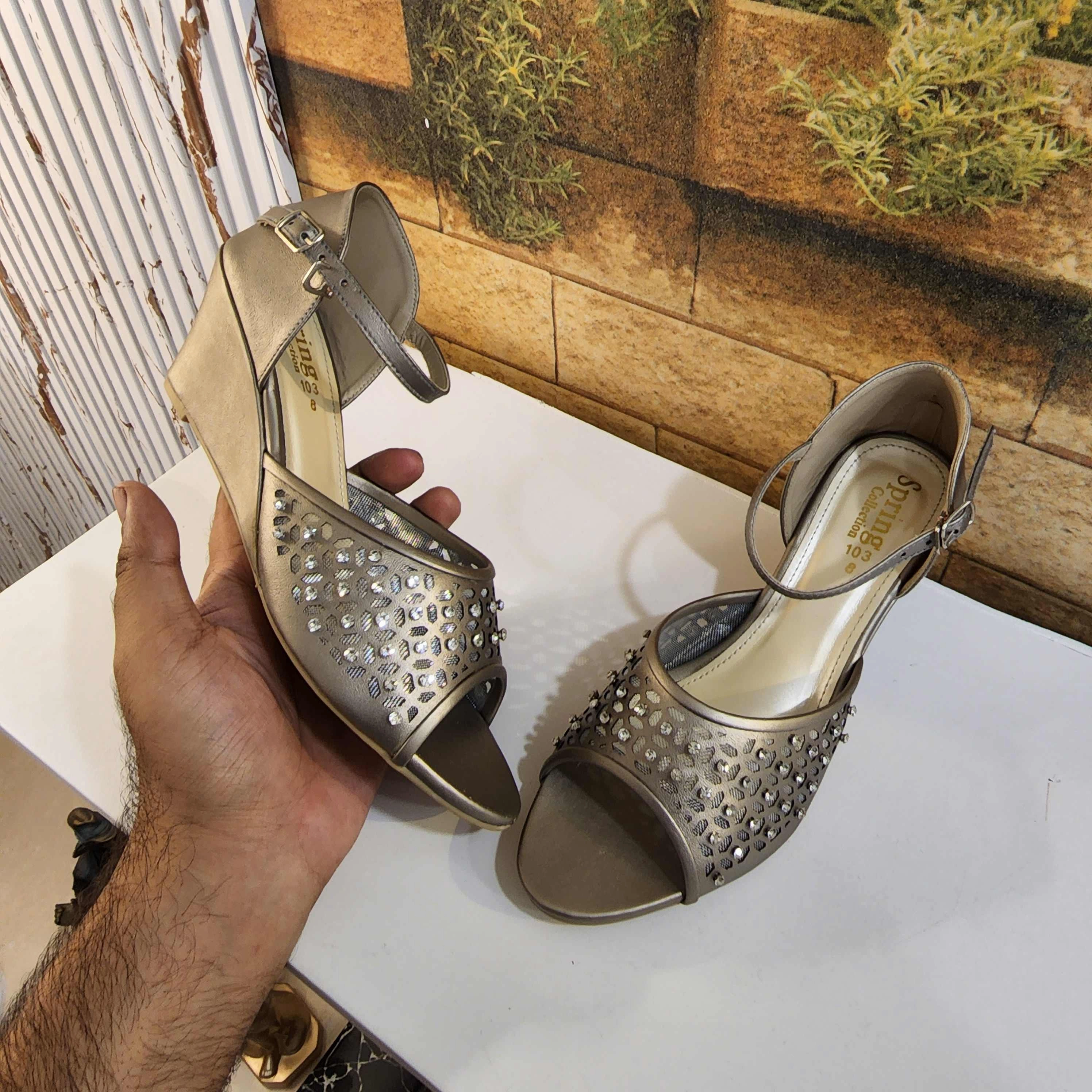 Hot Cakes Sandals Grey Casual Sandals in Wedge