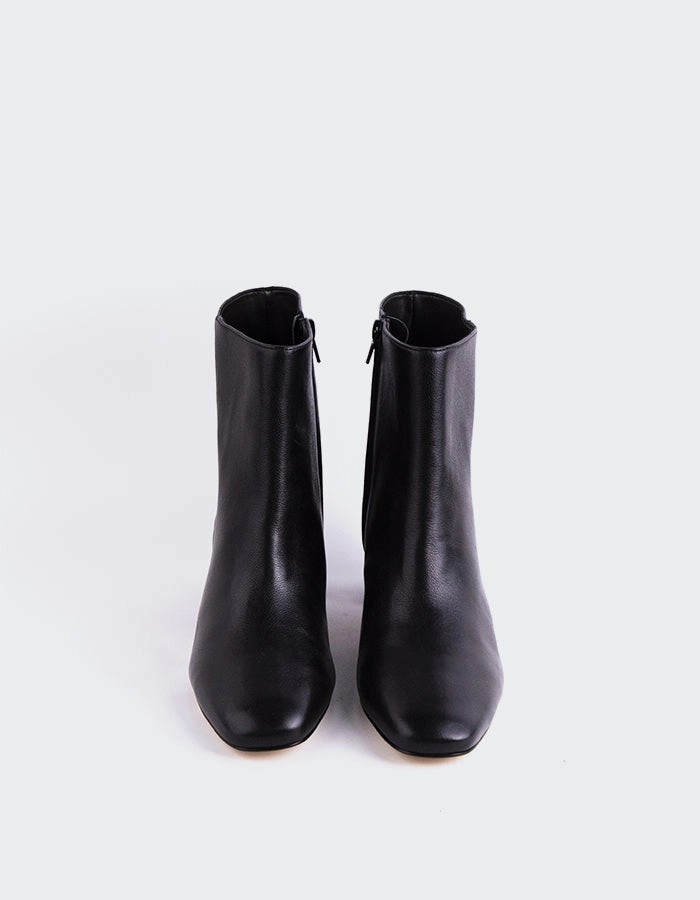 Buckle Cowgirl Boots Gracyn Black Leather