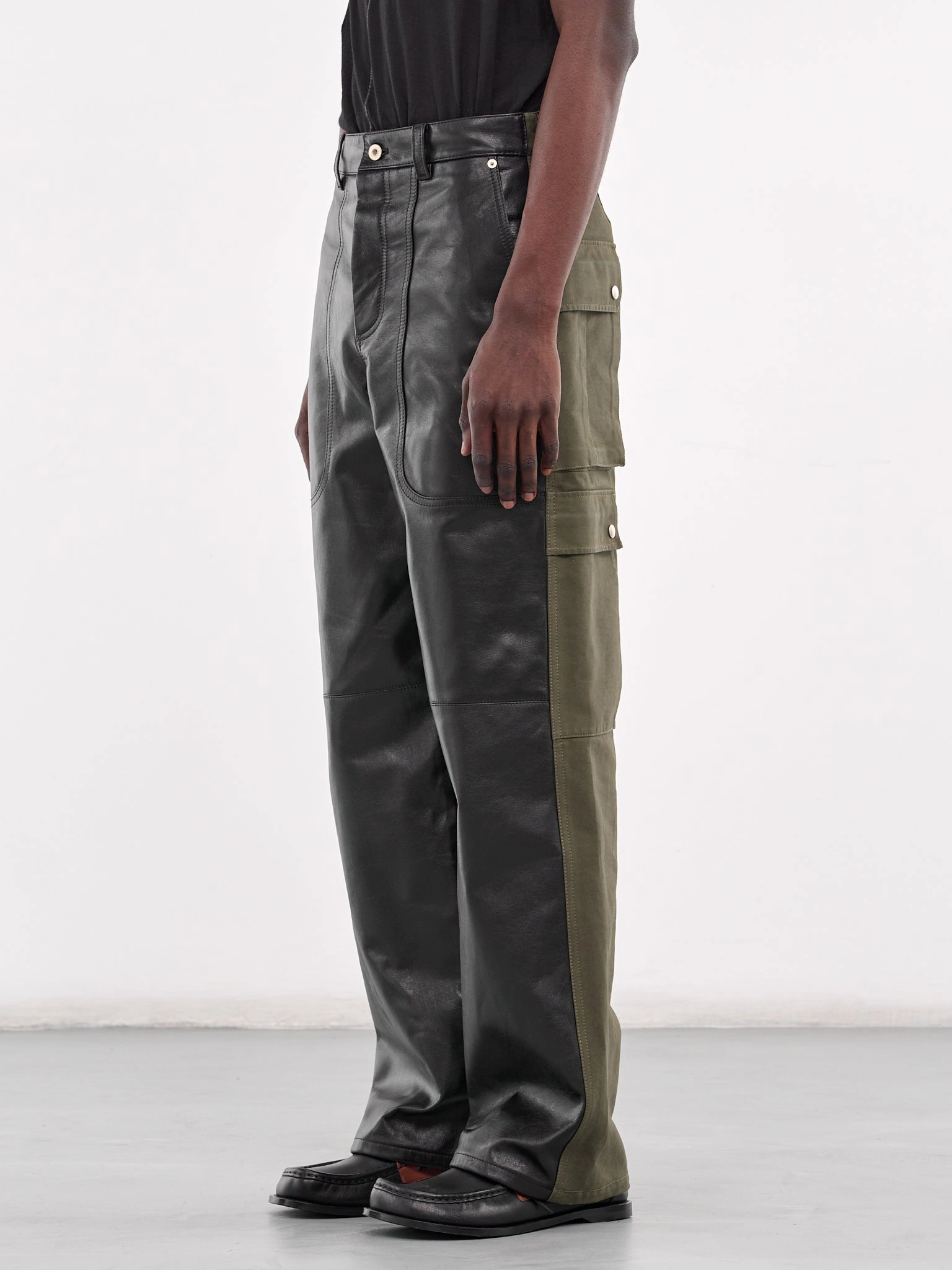 Nappa & Cotton Hybrid Cargo Trousers (H526Y04WFF-BLACK-KHAKI) Regular Fit Cargo Pants