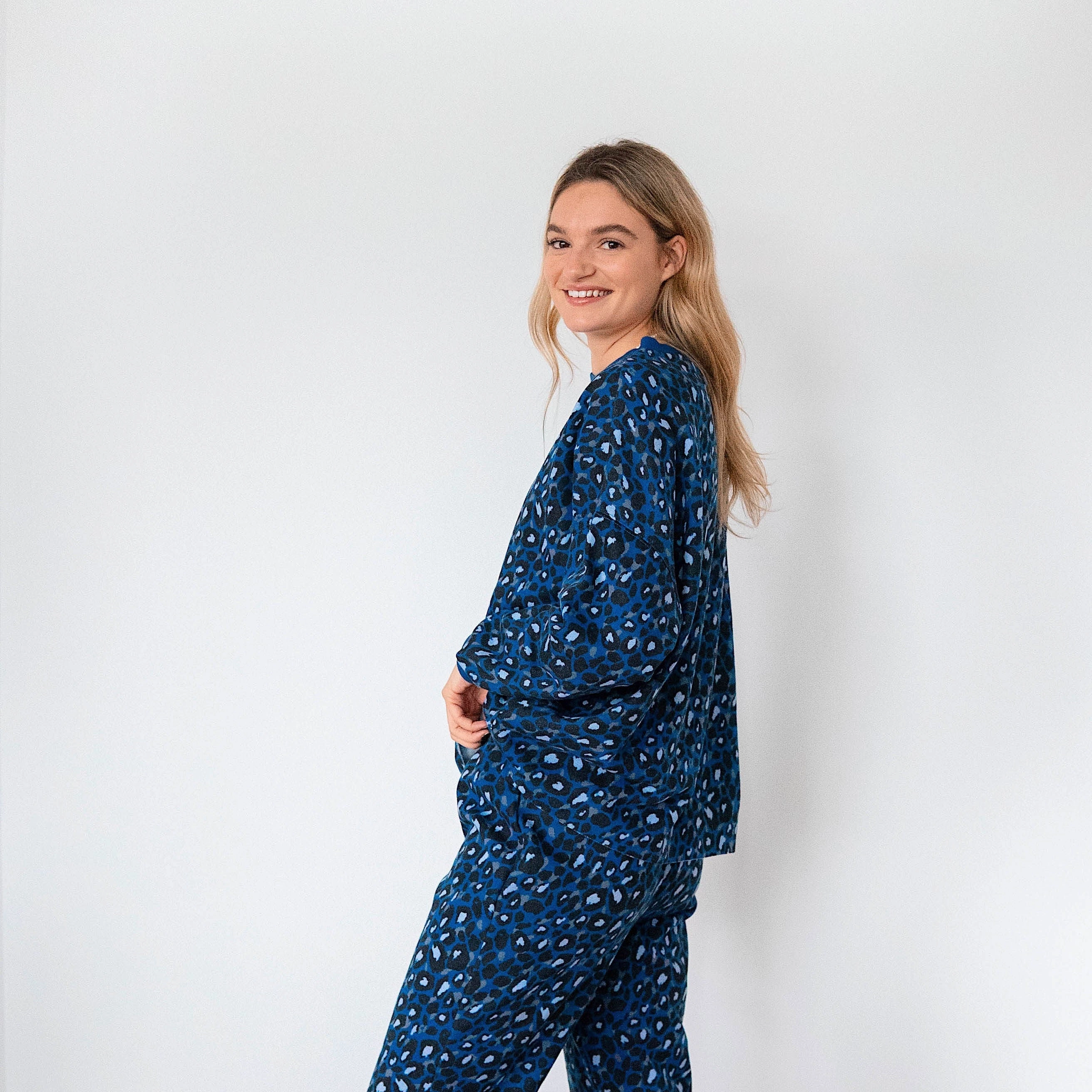 Ladies' Limoges Animal Comfortwear Collection Joggers Uga Sweatshirts