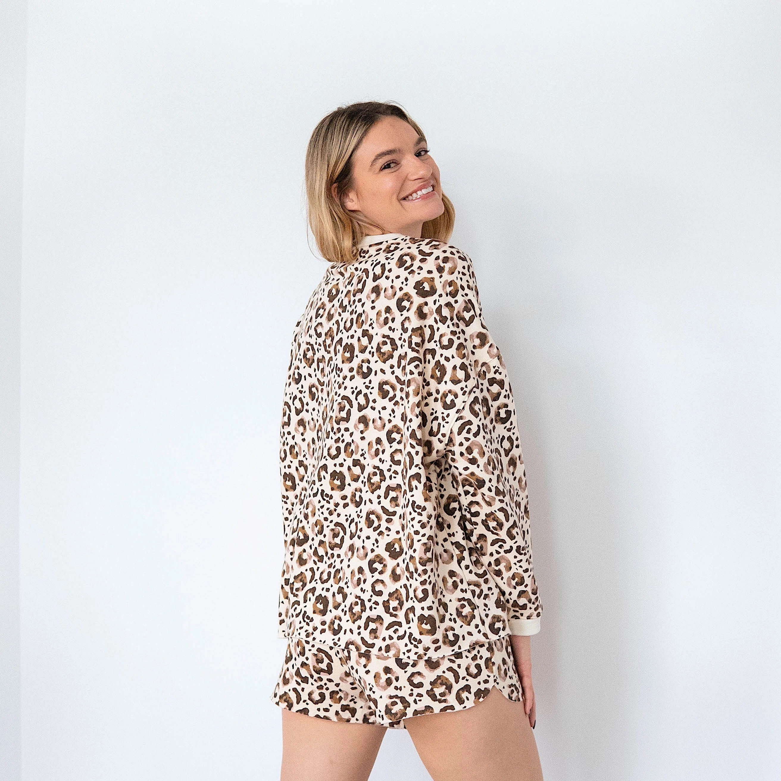 Cracker Barrel Sweatshirts Vintage Ladies' White Swan Print Comfortwear Collection Sweatshirt