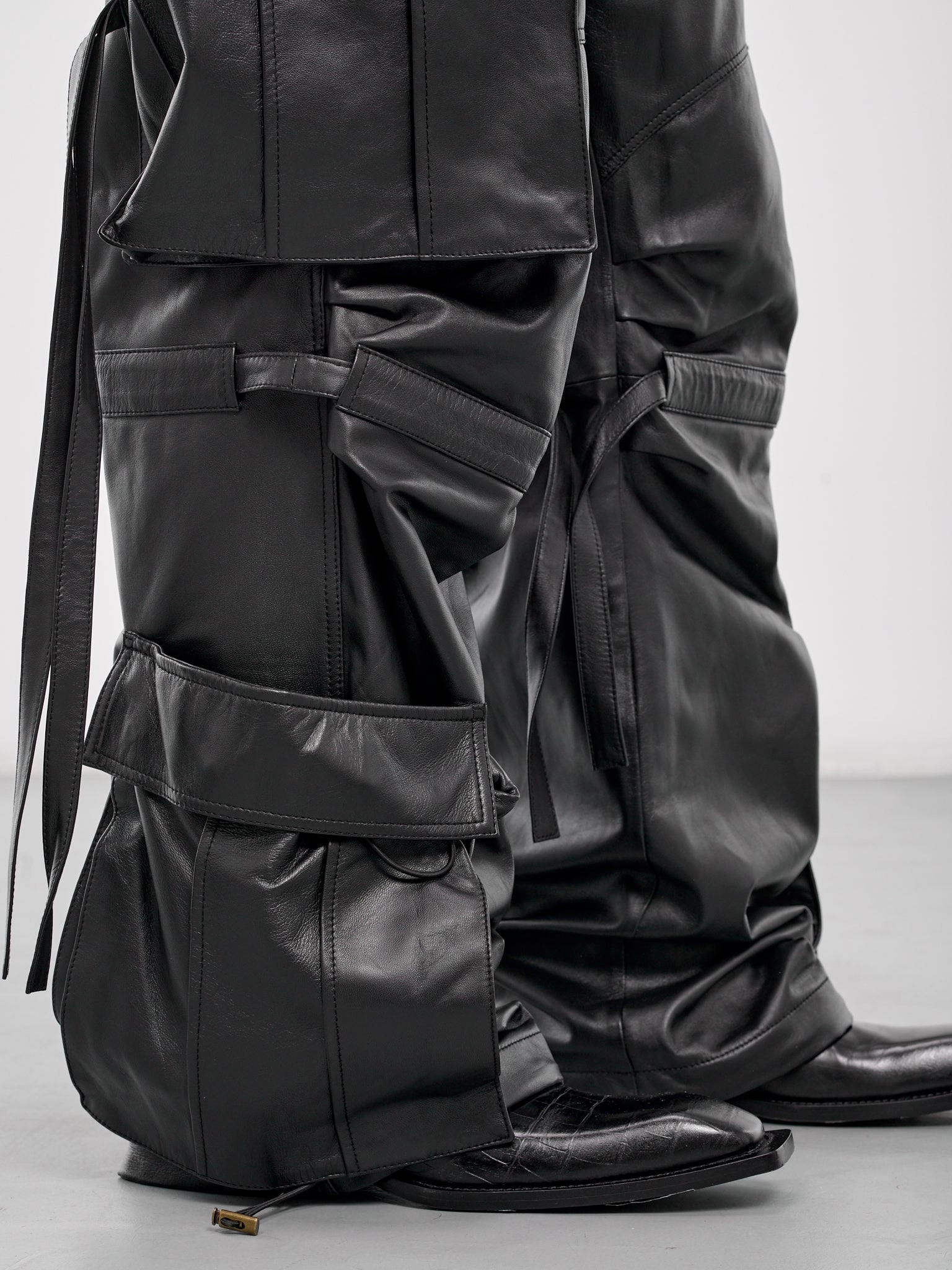 Denim Cargo Pants Leather Cargo Pants (MTR17-LTP01-BLACK)