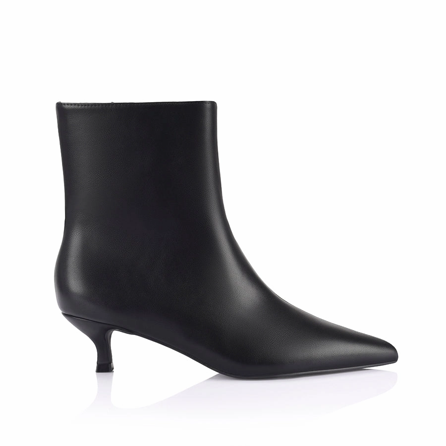 Luca Ankle Boots - Black Ankle Boots For Straight Leg Jeans