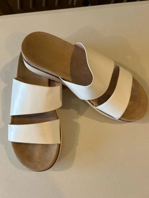 Technology Sandals No name women white sandals size 7 Very comfortable white wear now and vacation 7 (Adult)