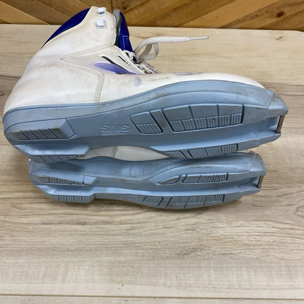 Fisher - XC Classic SNS Profil SKi Boots: White/Blue-unisex-40 Crocs Snow Boot