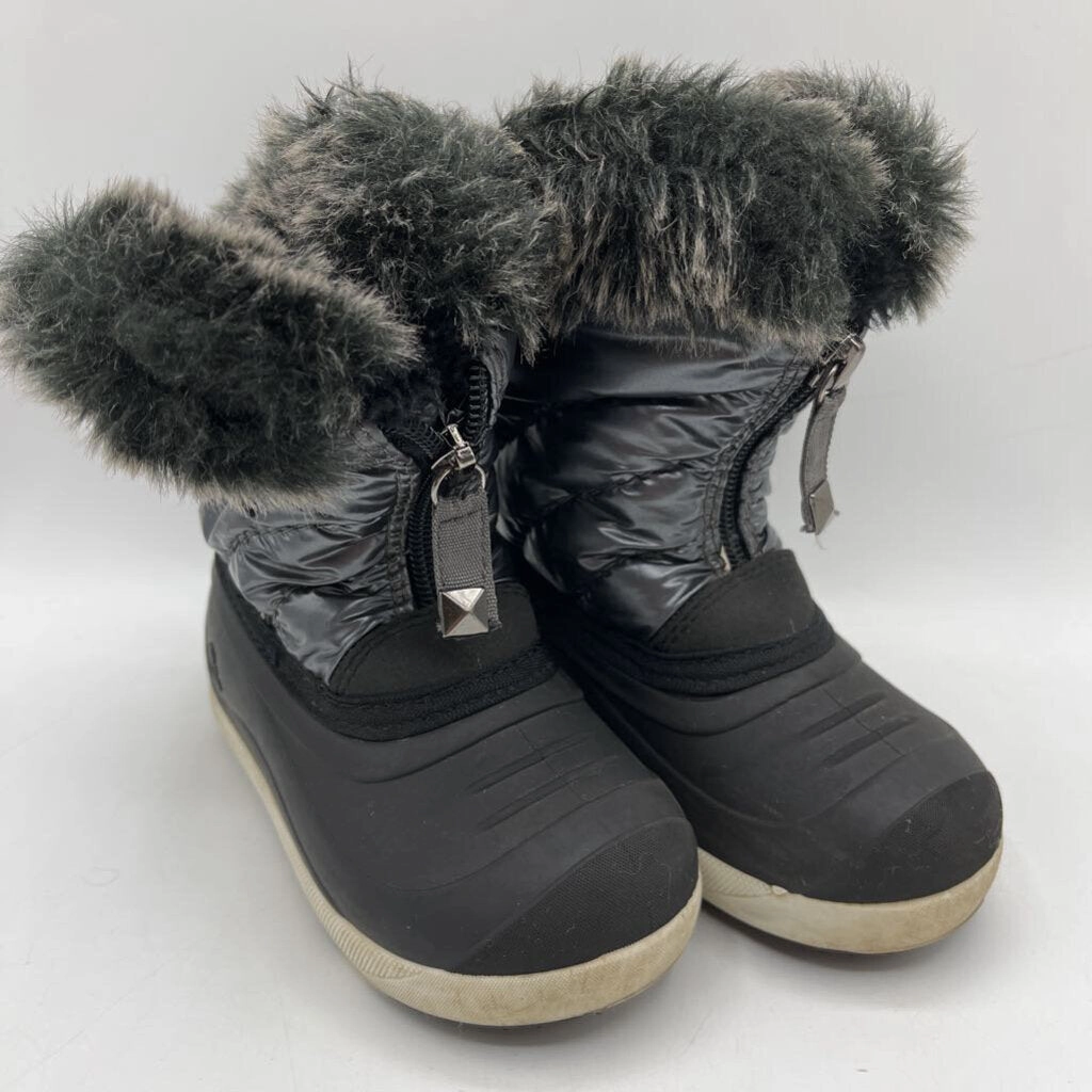 Best Insulated Boots Snow Size 8: Kamik Black Fuzzy Snow Boots