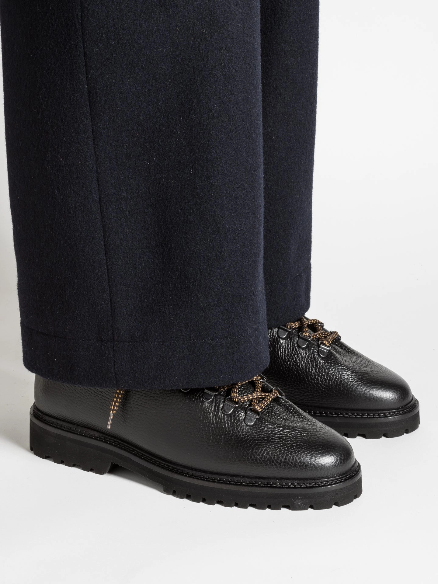 RASMUS LUG BLACK Hiking Boots With Jeans