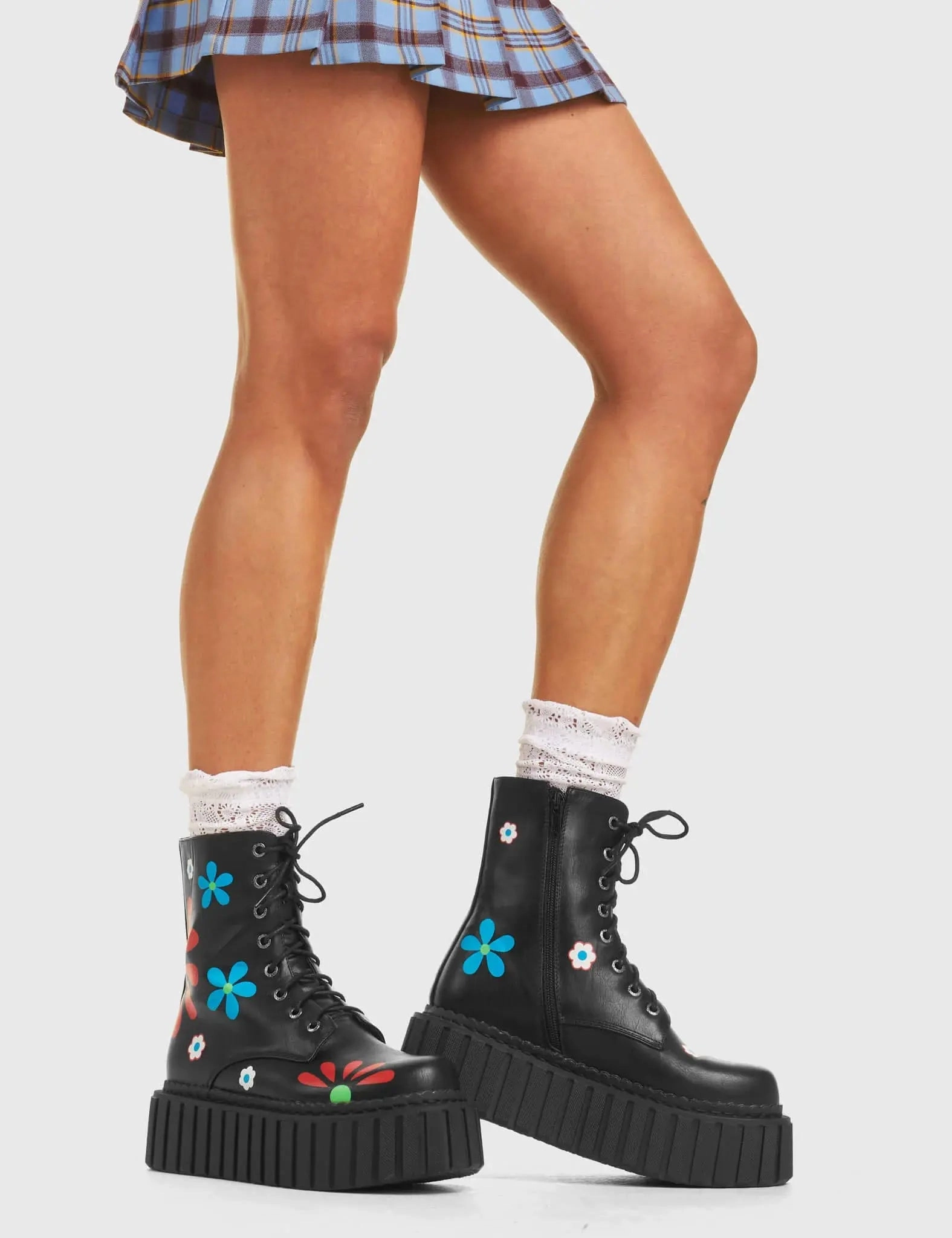 Straight Leg Jeans With Ankle Boots Rocking The Daisies Chunky Ankle Creeper Boots