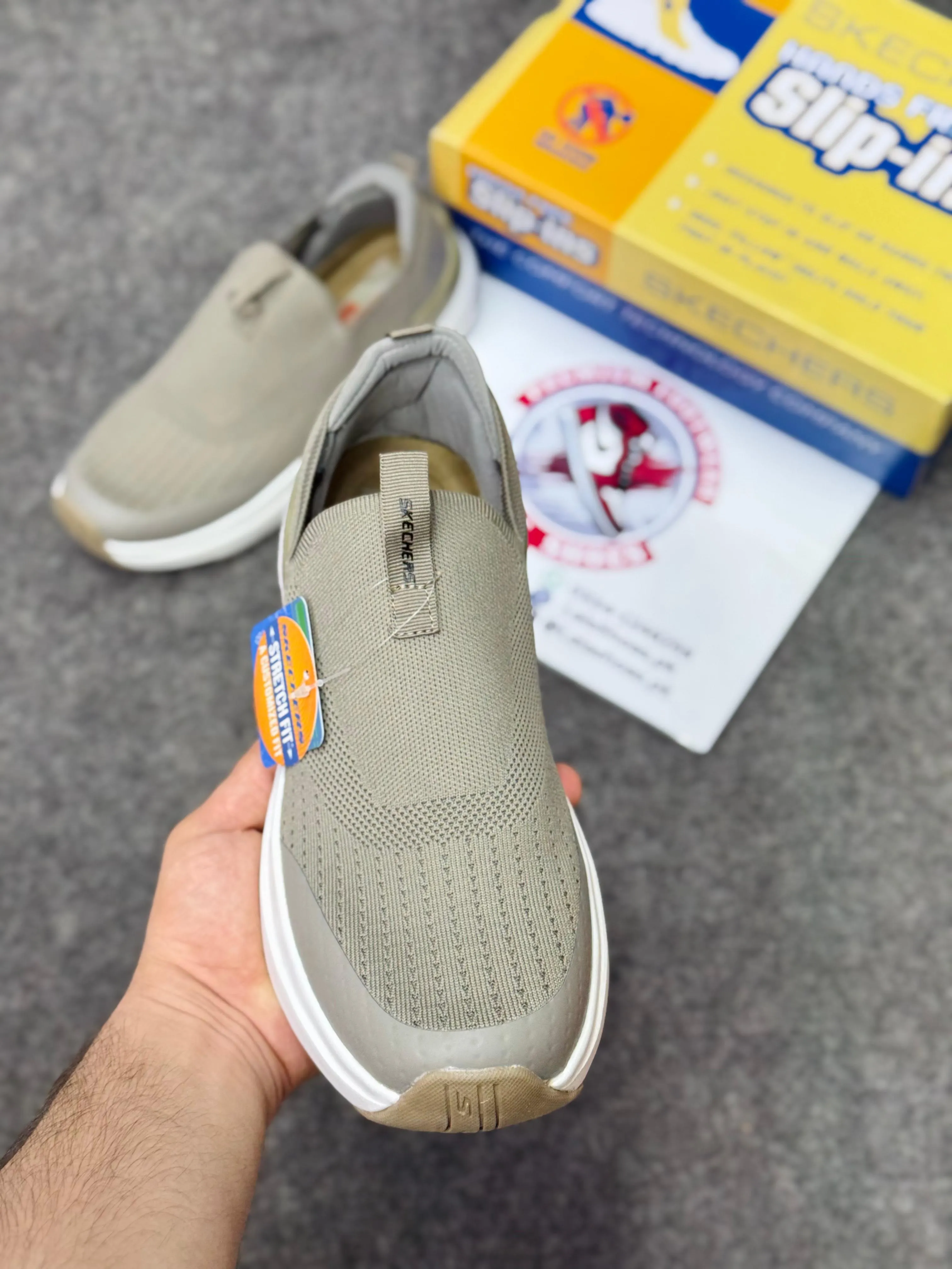 Skechers Slip-ins: Max Cushioning Hyper Burst Khaki white, Air-Cooled Memory Foam Best Shoes To Run On A Treadmill