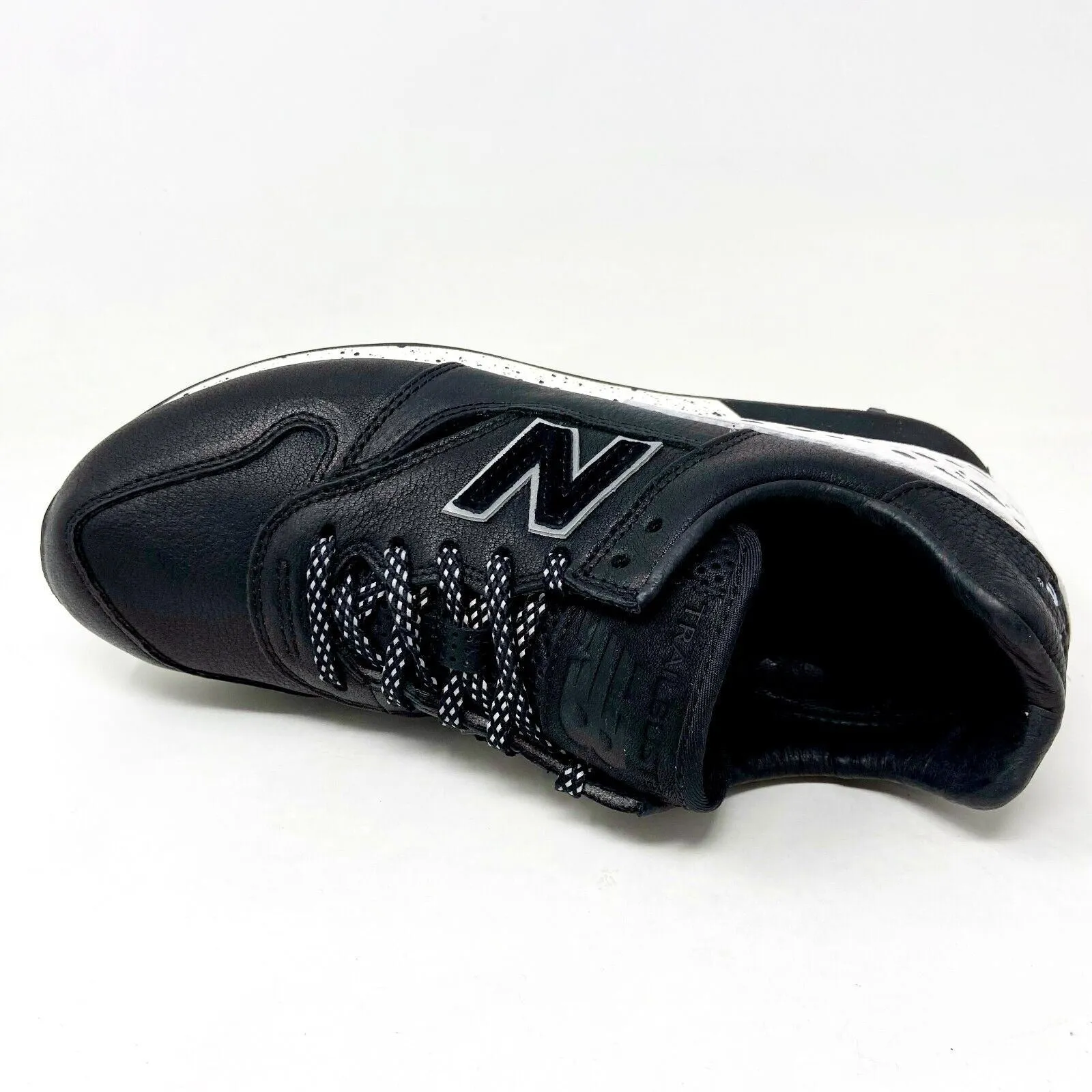 Trail Walking Shoe New Balance x Undefeated x Trailbuster Unbalanced Black White Mens Sneakers