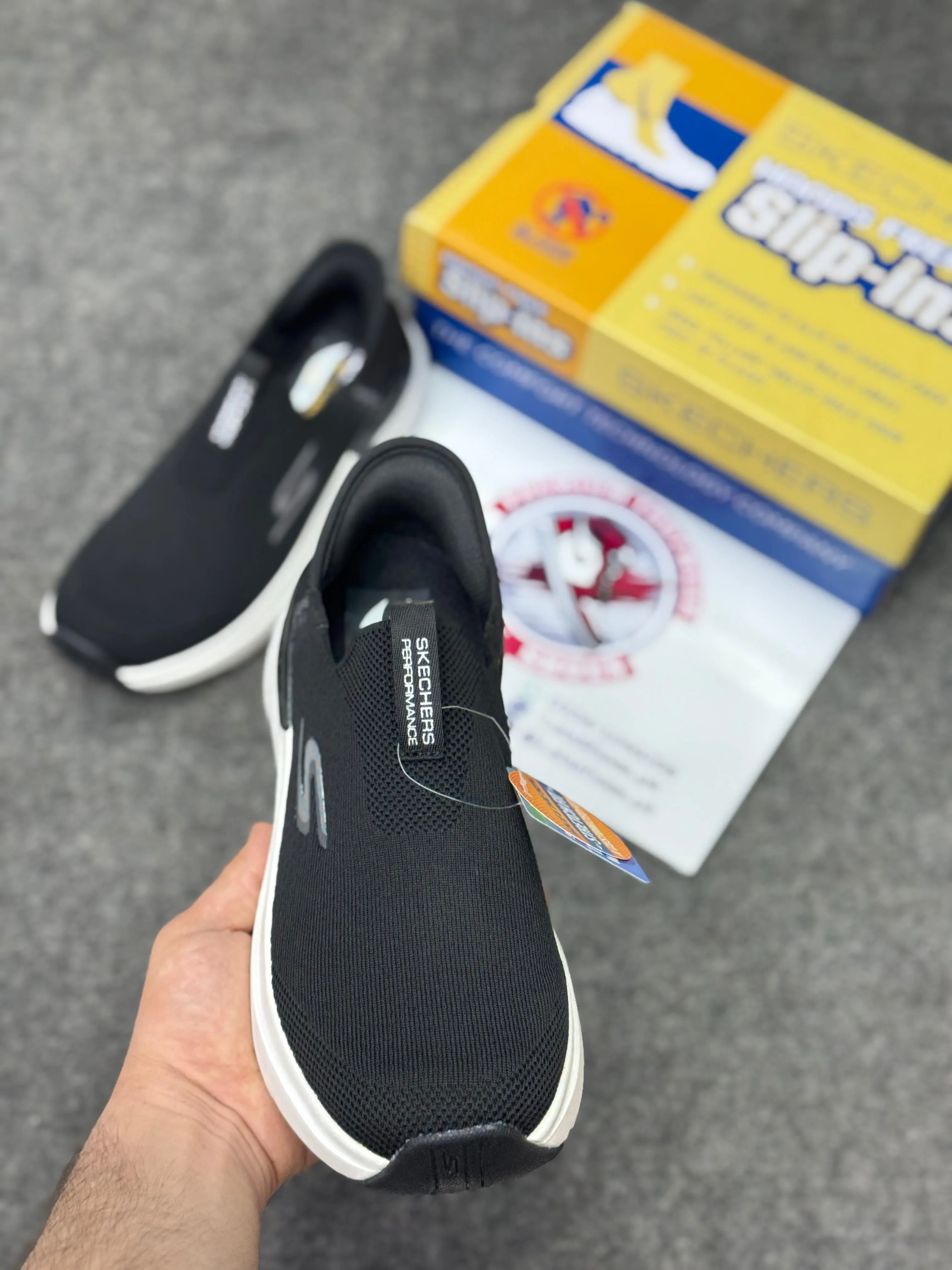 Top Running Shoes 2024 Reviews Skechers Slip-ins: Max Cushioning Hyper Burst 89654, Air-Cooled Memory Foam