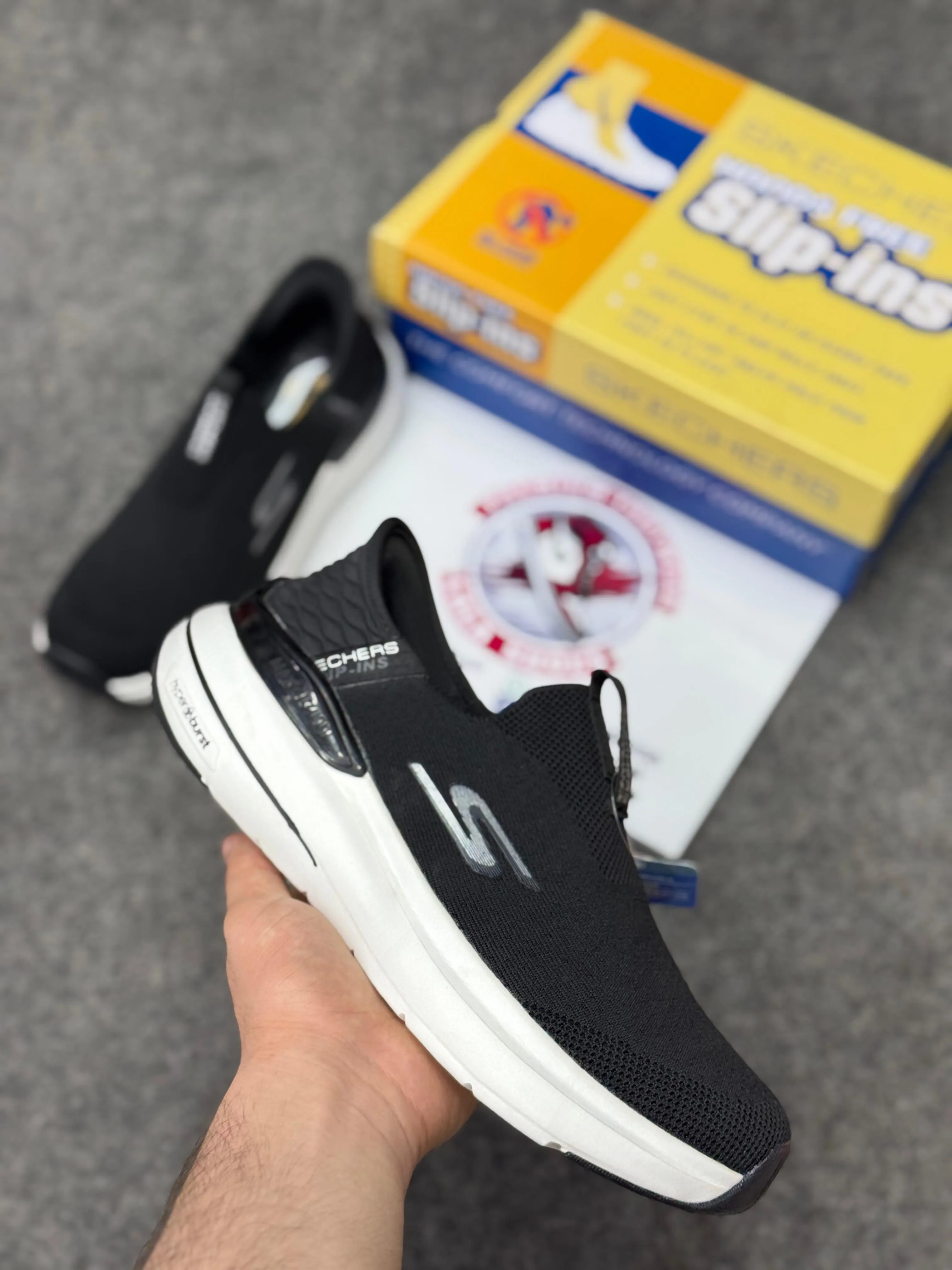 Skechers Slip-ins: Max Cushioning Hyper Burst 89654, Air-Cooled Memory Foam Best Running Shoes For Flat Feet Runners