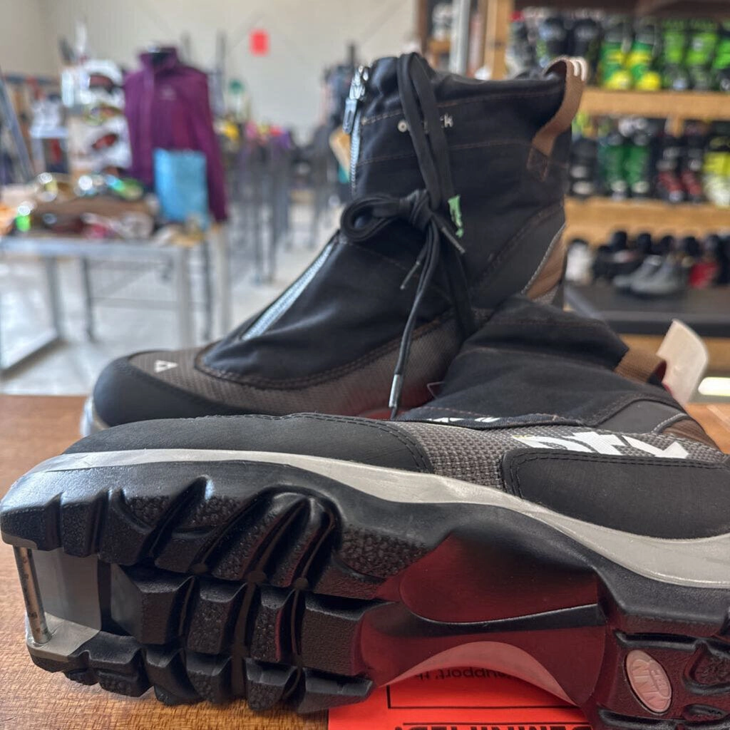 Alt Snow Boots Fischer- OTX Adventure BC Cross-country NNN Ski Boots- MSRP $315: Black Silver -unisex-39