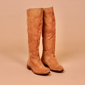 Stivali Donno Lungo Tobacco  Women's Knee-High Suede Boots in Tan | dmodot Boots With Round Toe