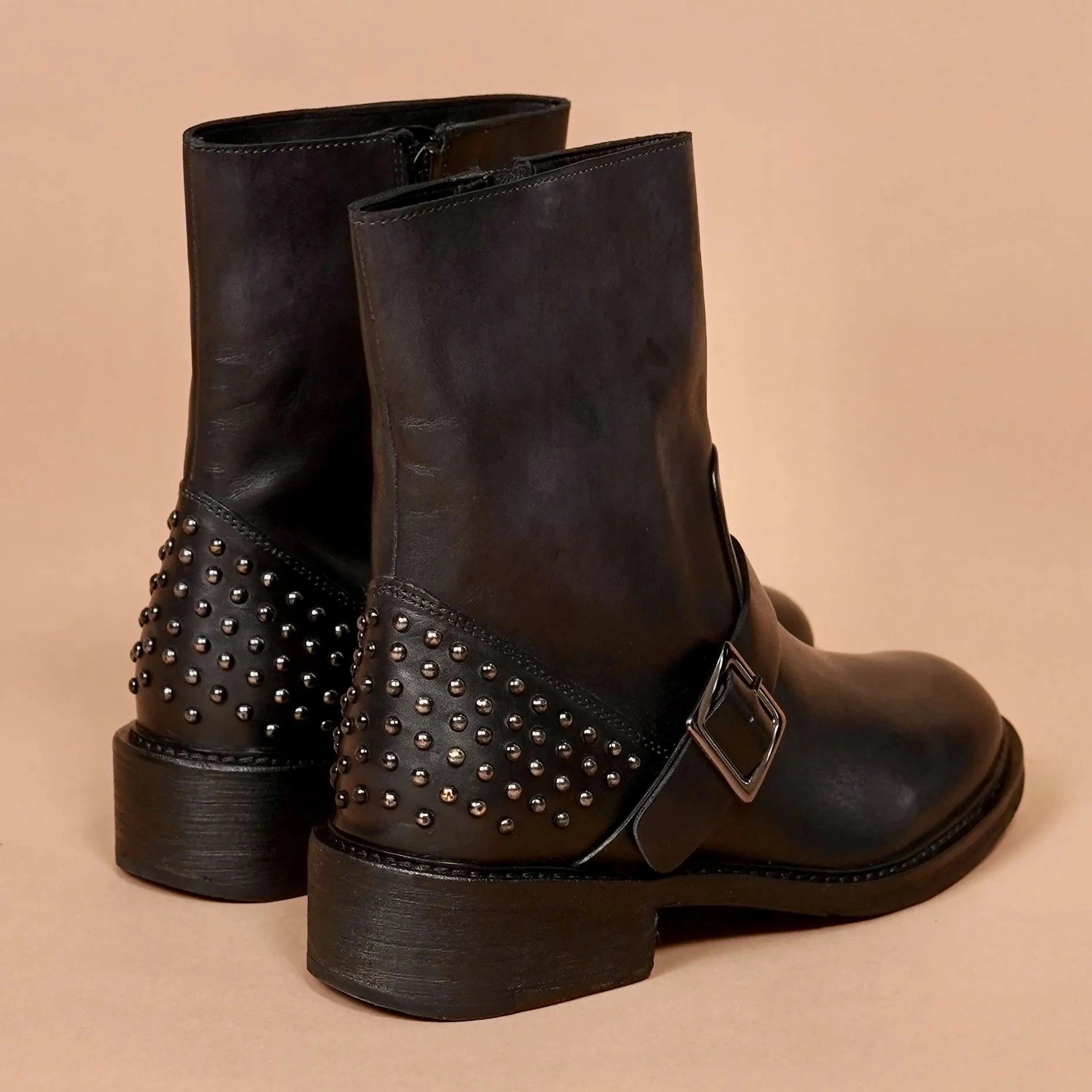 Stivali Donno Nero Riveto  Womens Studded Grey-Black Leather Boots | dmodot Deer Stags Boots