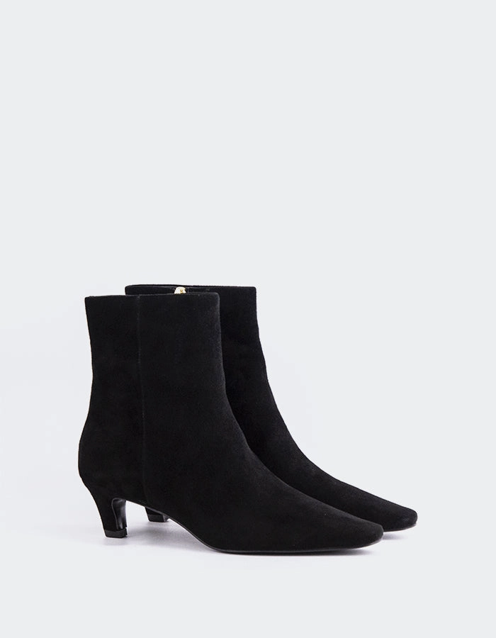 Boots And Socks Ginevra Black Suede