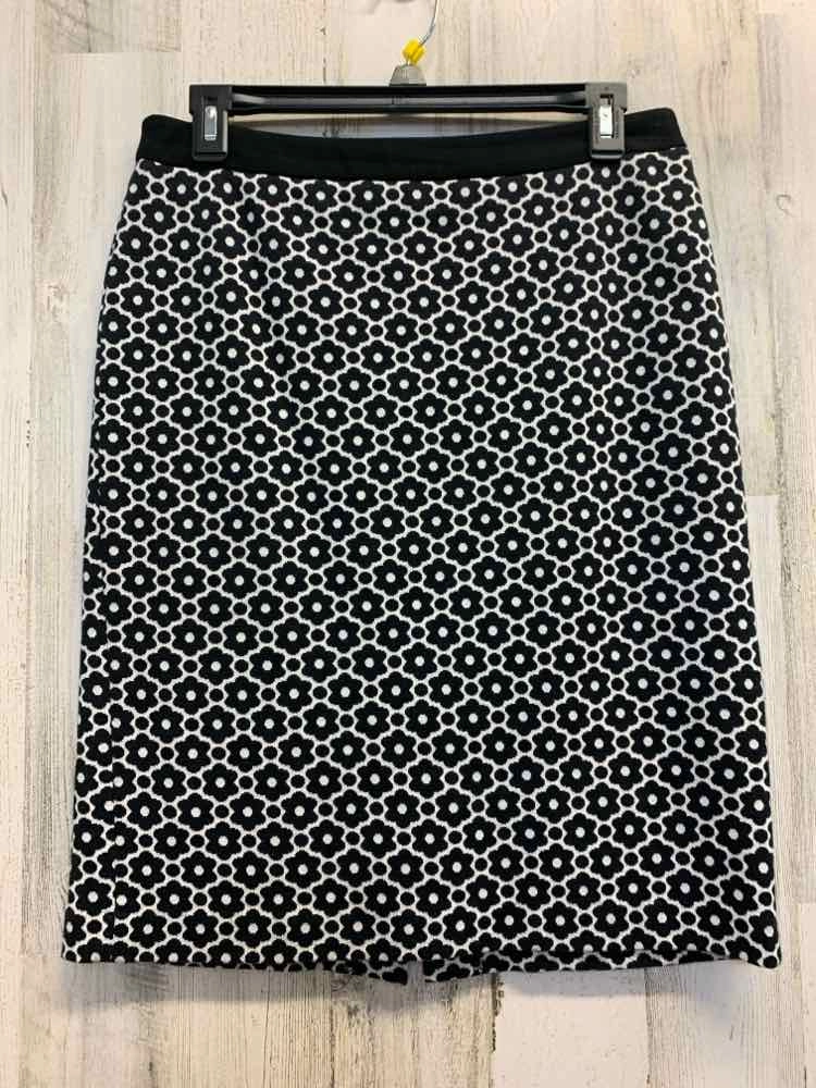 TALBOTS Dresses and Skirts Size 6P BLK/WHT FLOWERS PENCIL Skirt