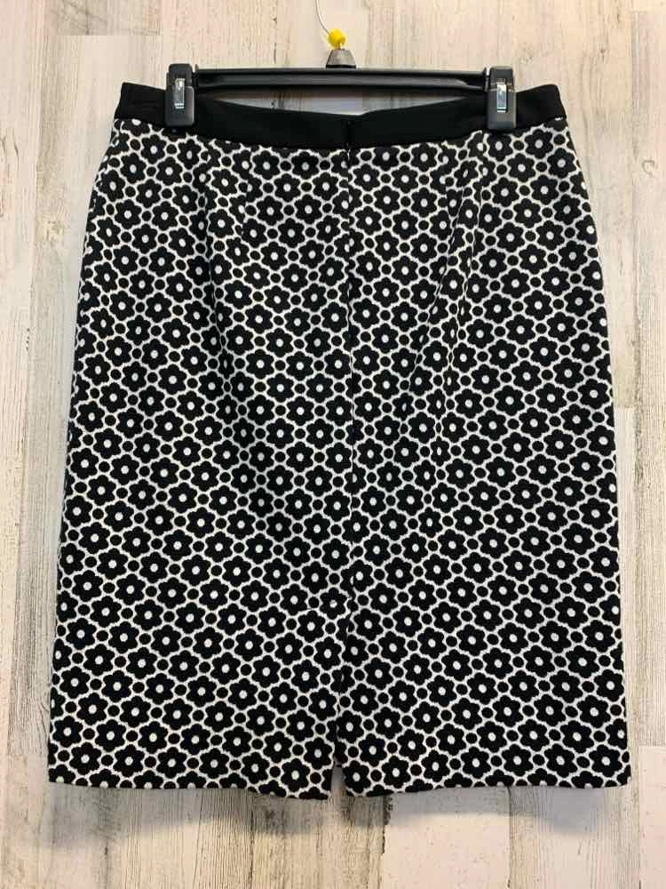 TALBOTS Dresses and Skirts Size 6P BLK/WHT FLOWERS PENCIL Skirt