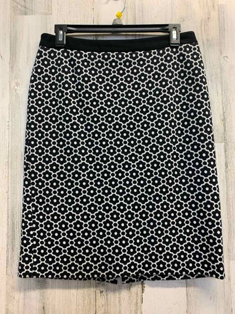 TALBOTS Dresses and Skirts Size 6P BLK/WHT FLOWERS PENCIL Skirt