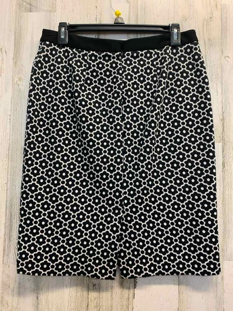 TALBOTS Dresses and Skirts Size 6P BLK/WHT FLOWERS PENCIL Skirt