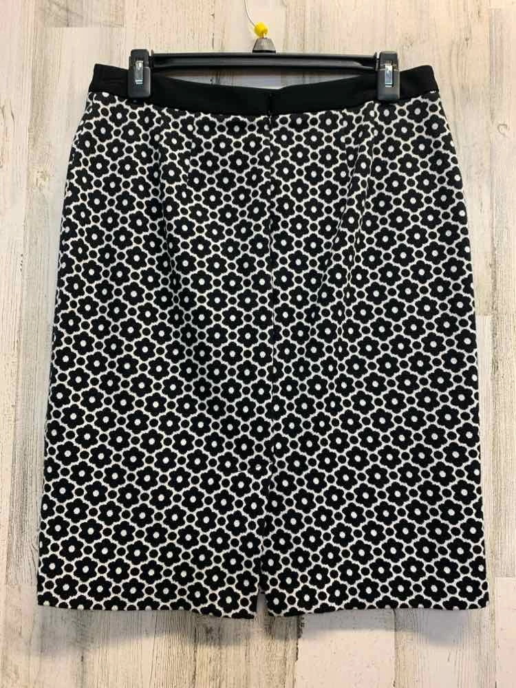 TALBOTS Dresses and Skirts Size 6P BLK/WHT FLOWERS PENCIL Skirt