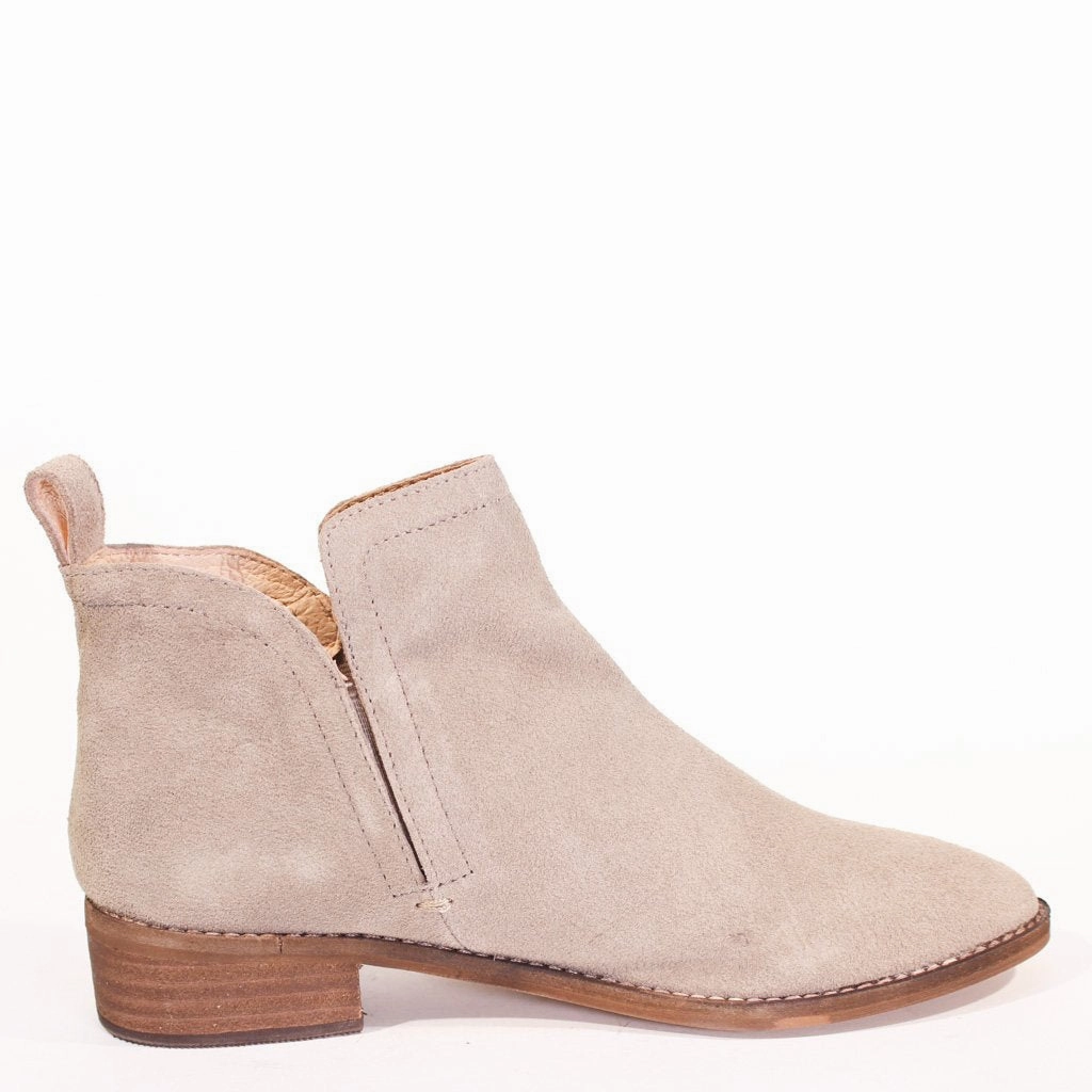 Kelly Chelsea Boots Suede Chelsea Boots With Chinos