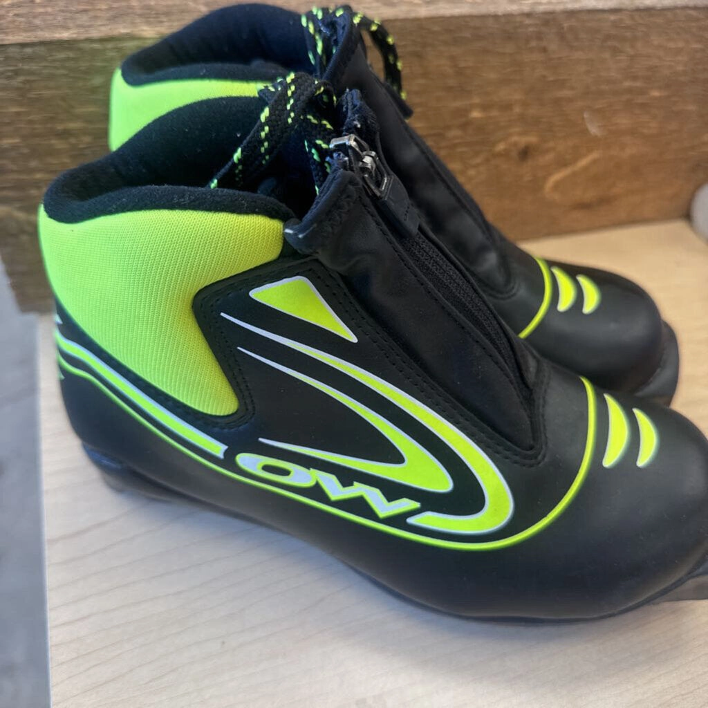 OW- Xalta Junior sns profil Black Cross Country Ski Boot - MSRP $160: Black / Yellow-children-3.5Y South Beach Snow Boots