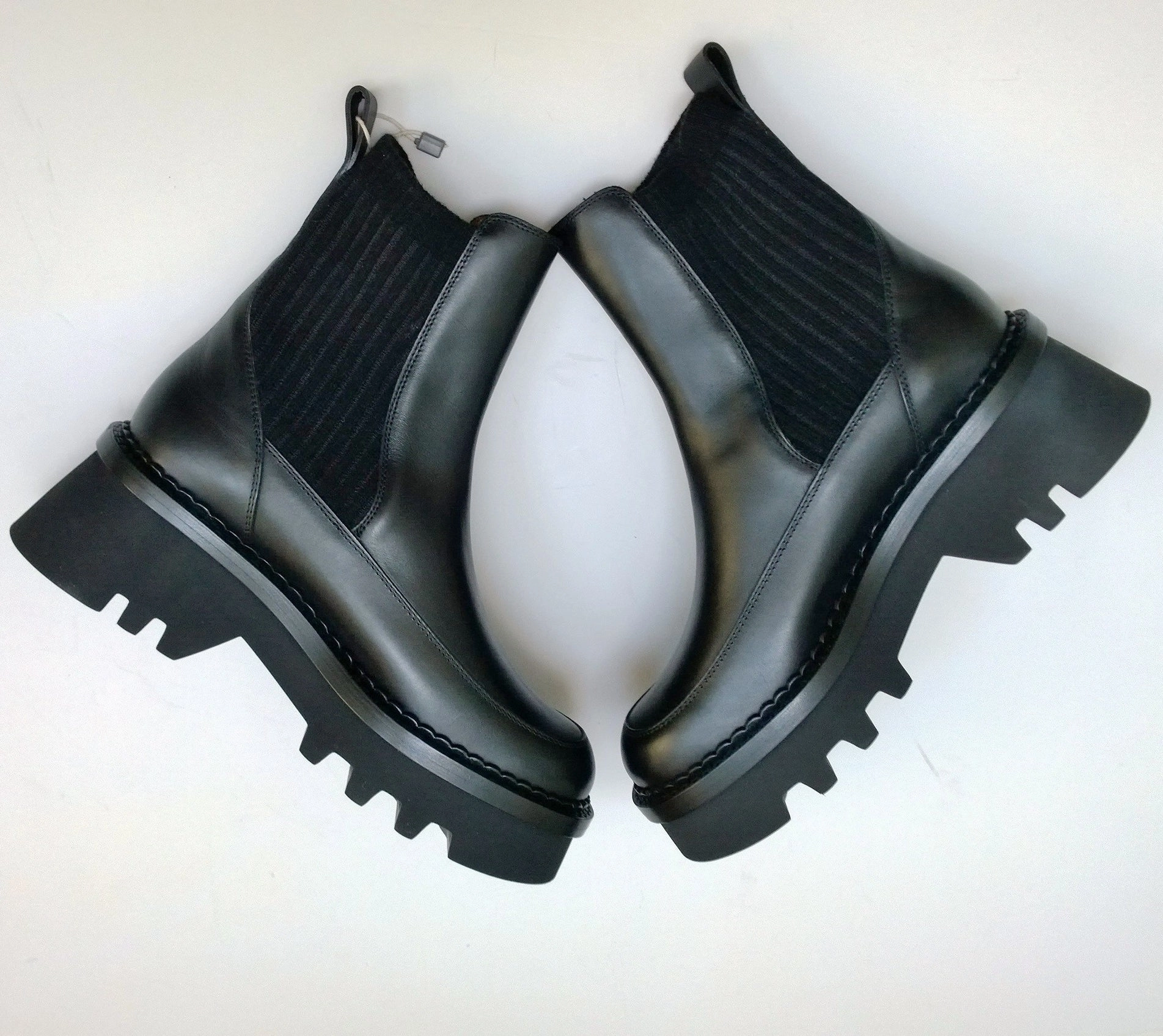 Ankle Boots With Cut Out Sides Chlo Owena Black Ankle Platform Boots with Elastic Sides