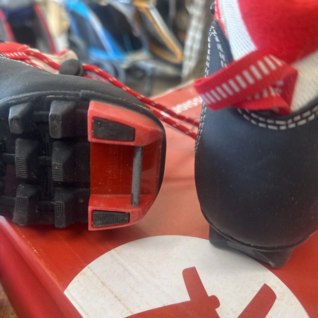 Rossignol - X1 Jr NNN Cross Country Ski Boots - MSRP $119: Black Red -children-28 Waterproof Snow Hiking Boots