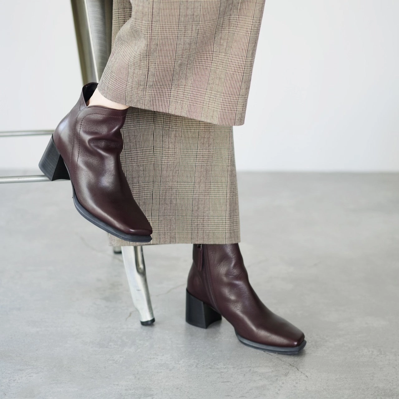 FW23 737033 | Oli | Yuko Imanishi  Petrol Ankle Boots