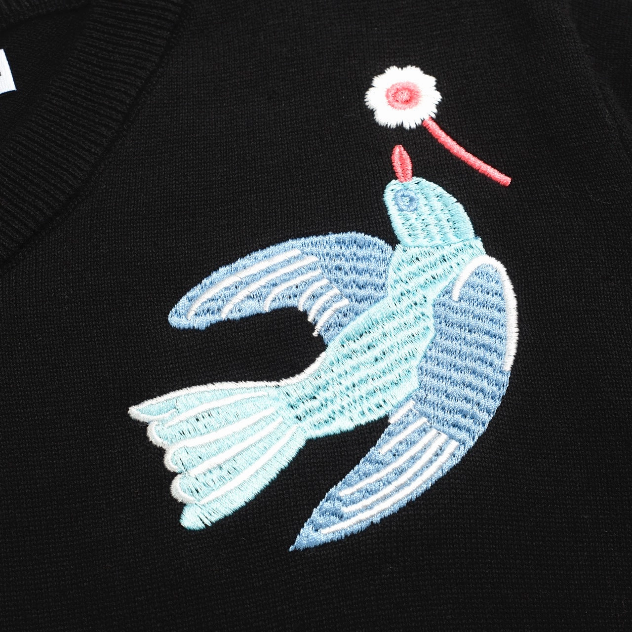 Women's black embroidered V-neck knitwear Mending Knitwear