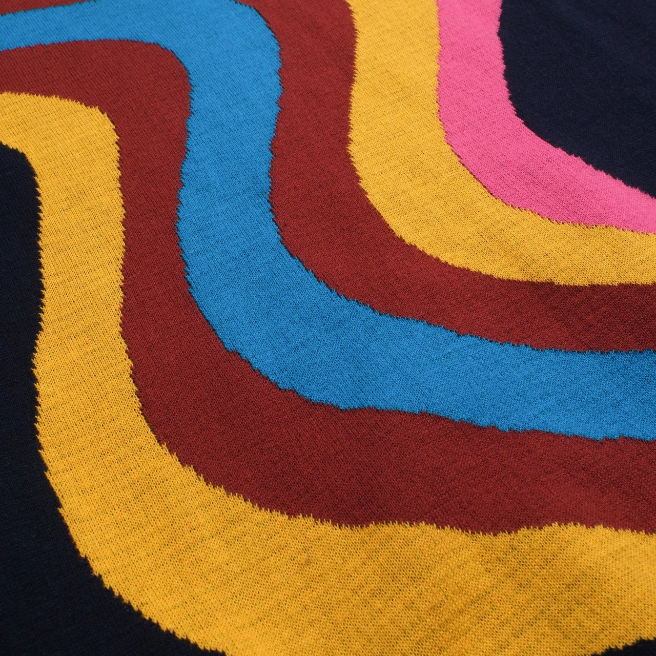 Designer Cashmere Knitwear Women's dark blue wavy stripe knitwear