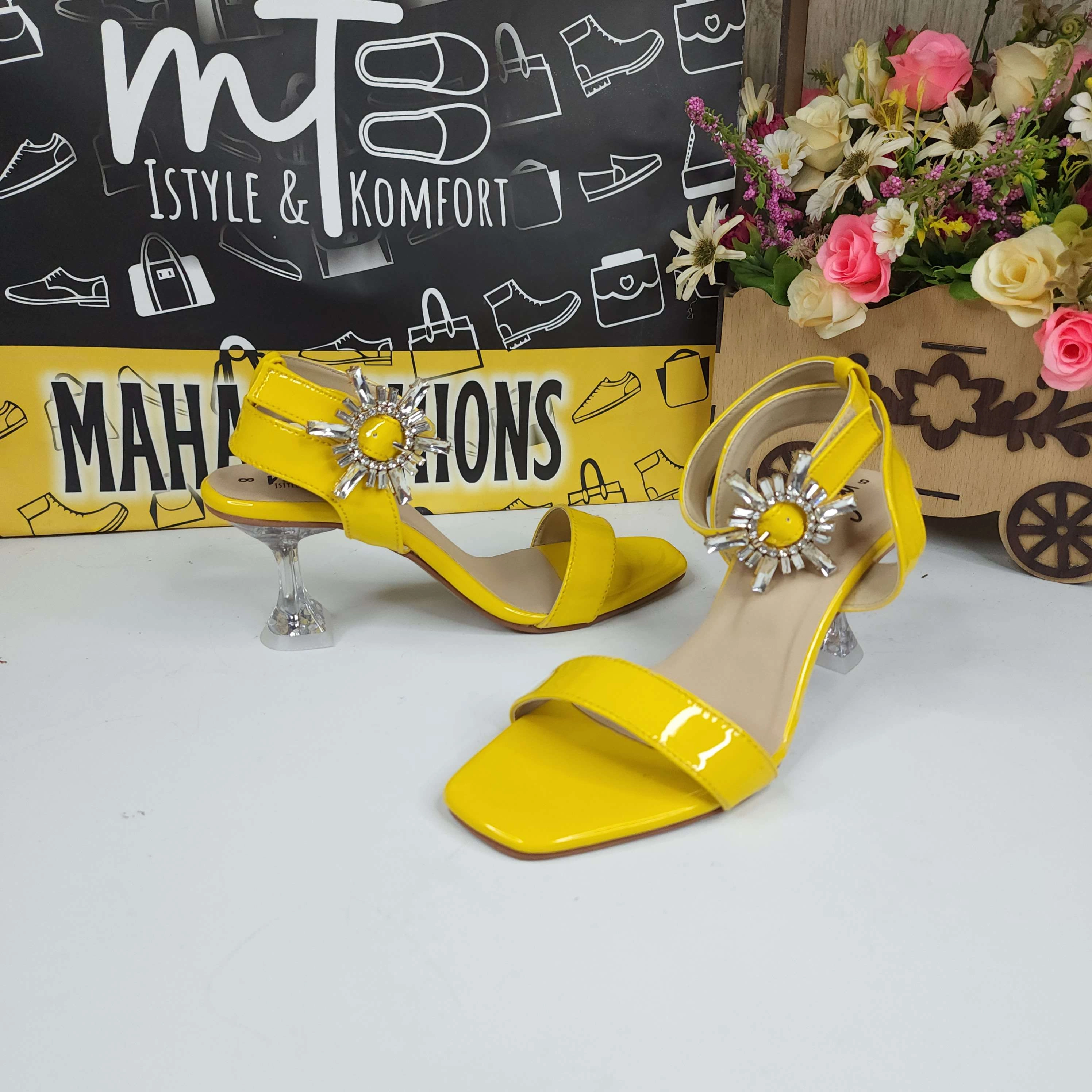 Yellow Sandals in Heels With Buckle Sandals With A Buckle